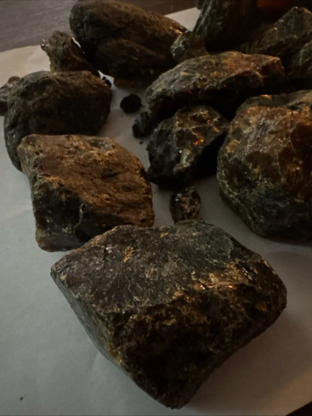 15 Medium Sizes Amber Raw Crystal Rocks (+some Smaller Pieces)